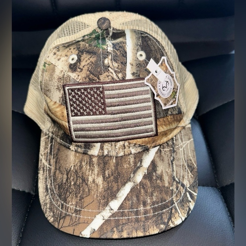 Realtree camo snapback Hat men’s brand‎ new with tags